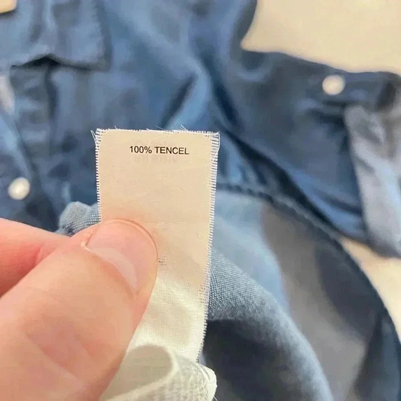 Lucky Brand Charleigh Polka Dot Denim Chambray Shirt SZ M - Picture 10 of 10